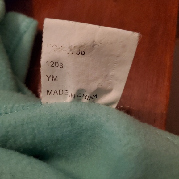 Snuggie Wearable Blanket with Sleeves and Pockets - Picture 7 of 7